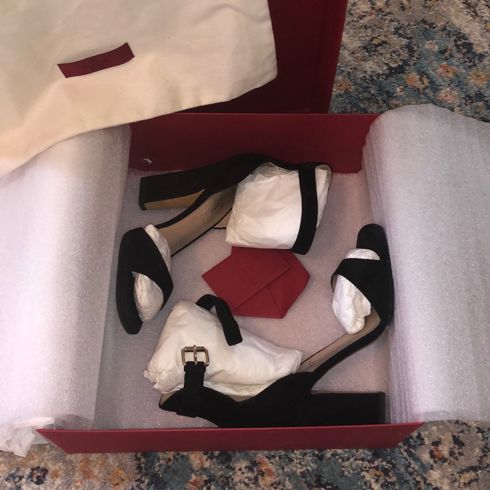 Valentino Garavani Black Suede Heels SZ 38